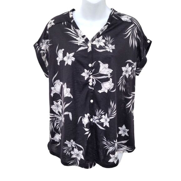 2/$20 Lily Morgan Black & White Flower Pattern Button Down Top Blouse Size: M - Picture 1 of 8